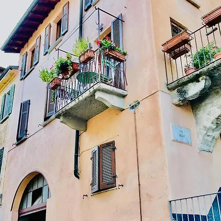 Via Scale Apartments, Como, Апартаменты Brienno