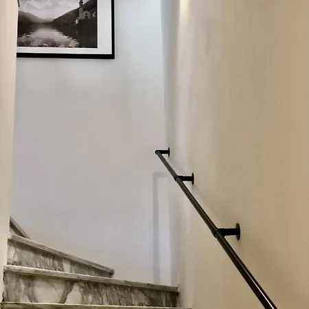 Via Scale Apartments, Como, Апартаменты *