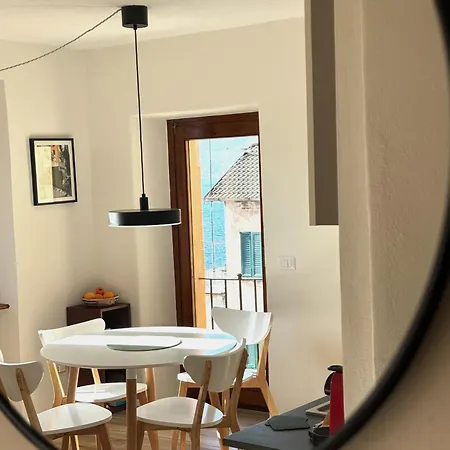 Апартаменты Via Scale Apartments, Como,